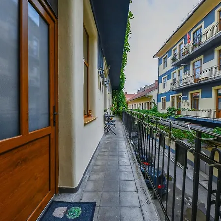 Glam كلوج-نابوكا