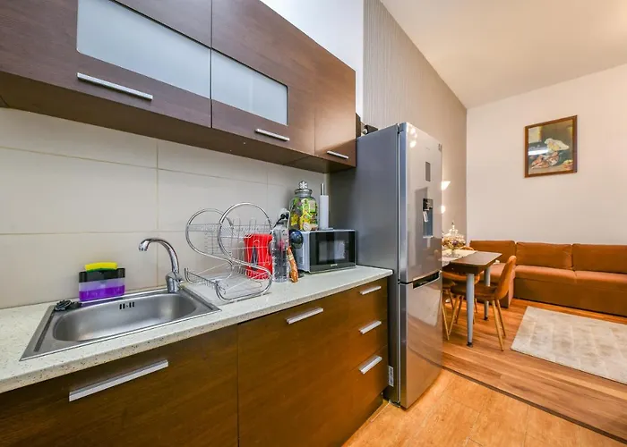 Glam * קלוז'-נאפוקה